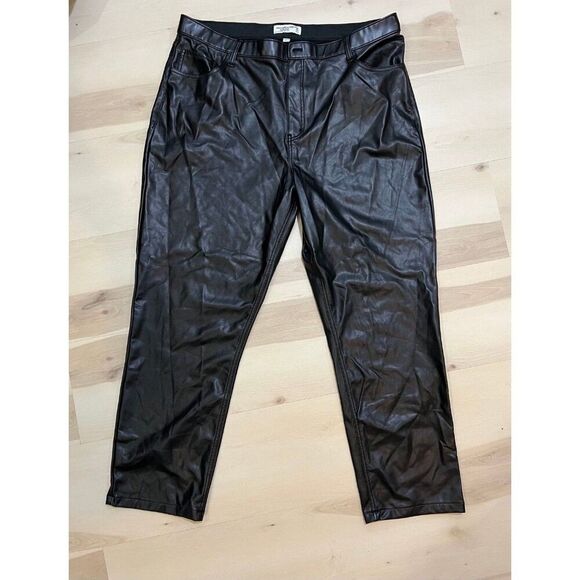 Abercrombie & Fitch Size 35 20R The 90’s Ultra High Rise Faux Leather Curve Love - Picture 3 of 11
